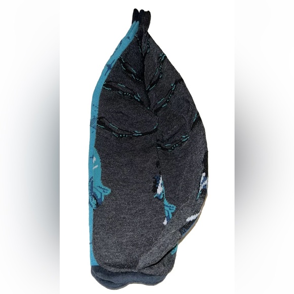 The Exorcist Believer Crew Socks 2 Pair Men's 6.5-12 Gray Blue Horror Movie NEW! - Picture 6 of 10